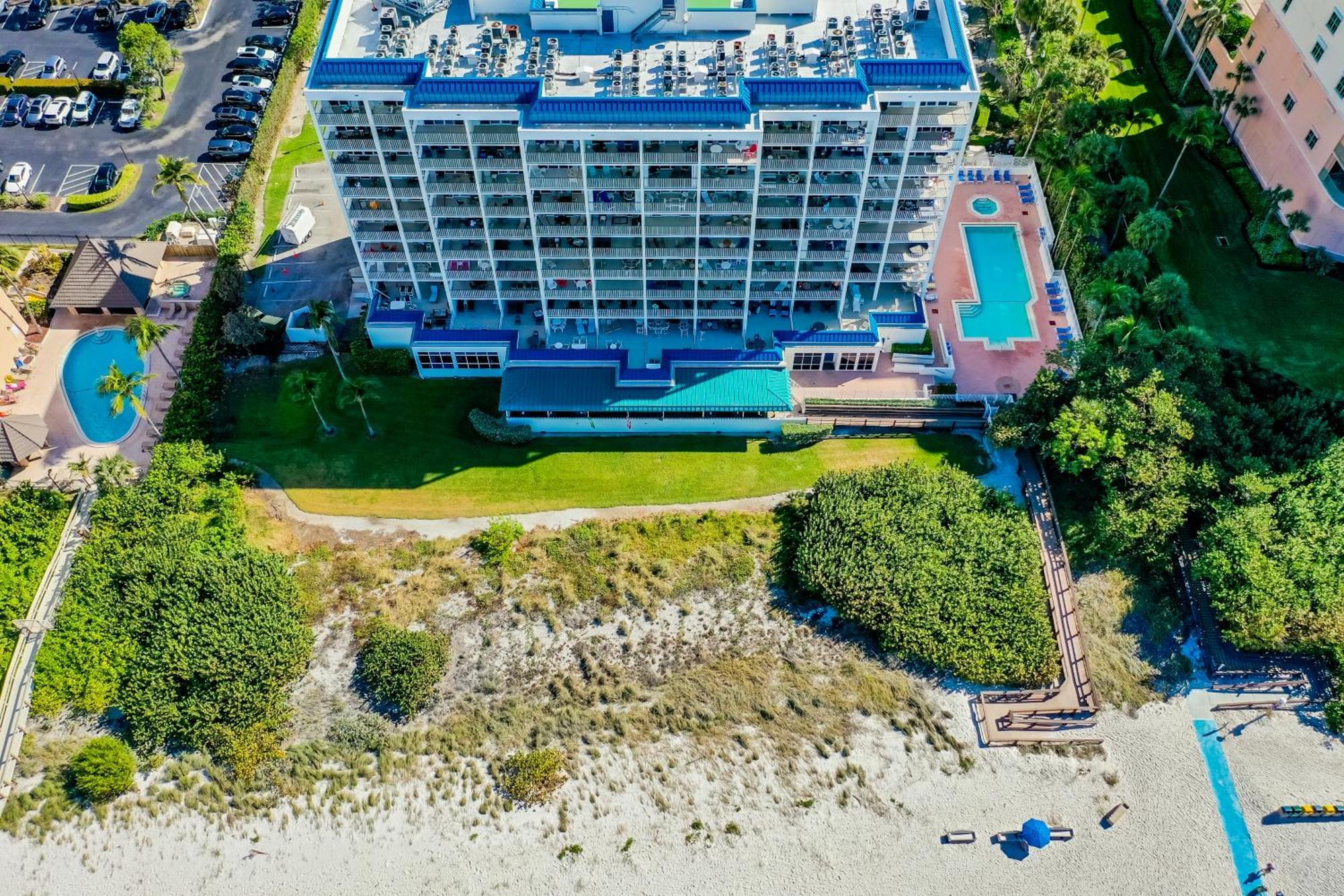 Beachfront At The Apollo Where The Famous Sunsets Never Get Old! マルコ・アイランド エクステリア 写真